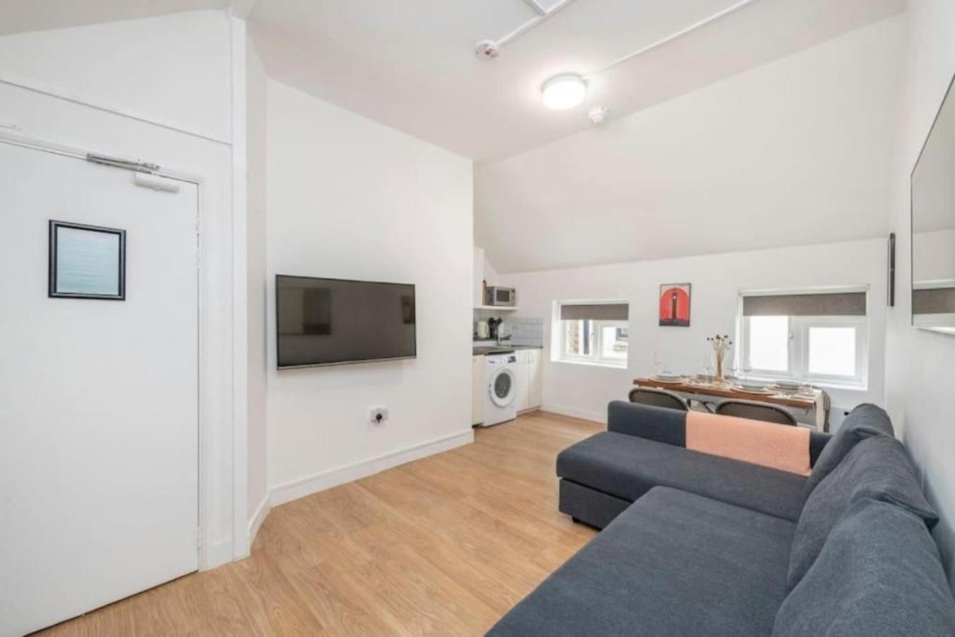 Apartament The Cutesy - Fitzrovia - By Frankie Says Londyn Zewnętrze zdjęcie